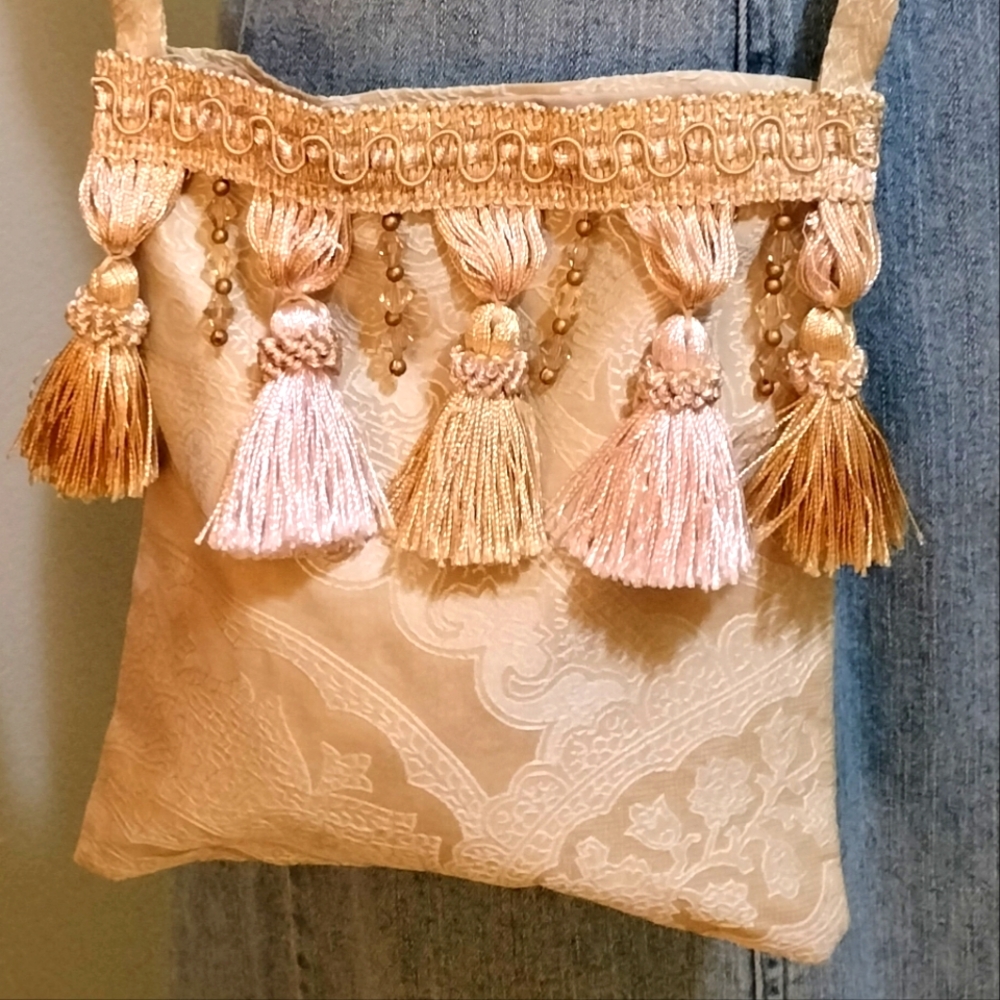 Elegant Cross Body Purse 7x7